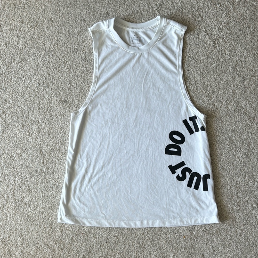 NIKE WOMEN’S FLOWY SUPERSOFT SLEEVELESS WORKOUT SHIRT SIZE S